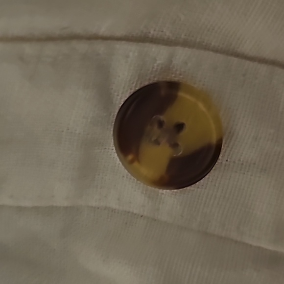 Small white revamped shirt - Picture 4 of 4
